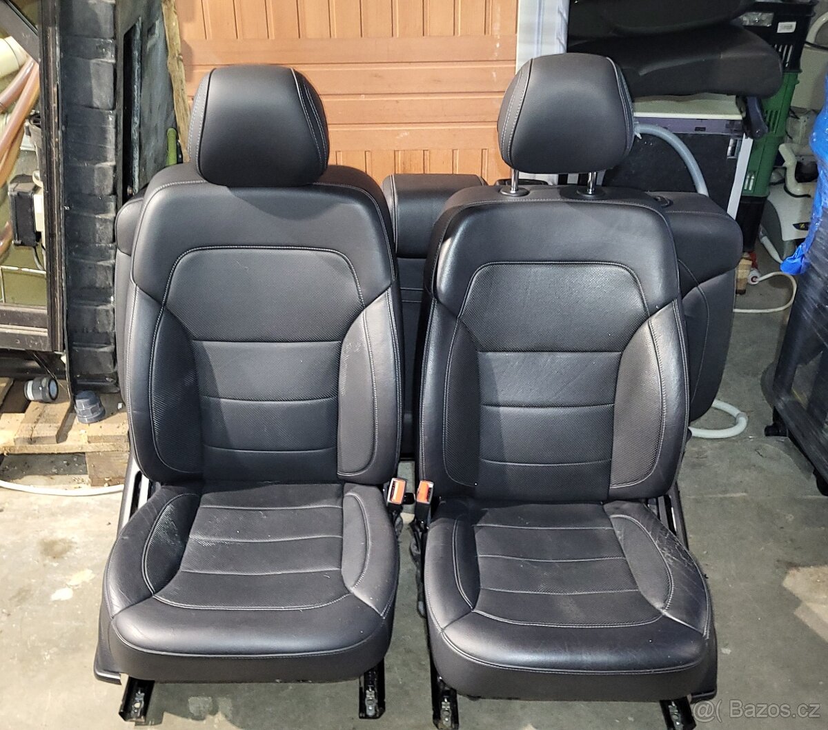 Mercedes GLE sedacky - 11