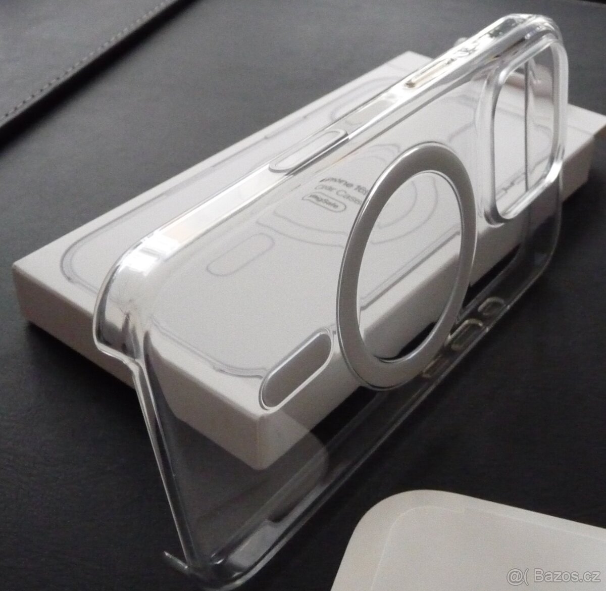 Original Apple průhledný kryt s MagSafe na iPhone 16 Pro - 11