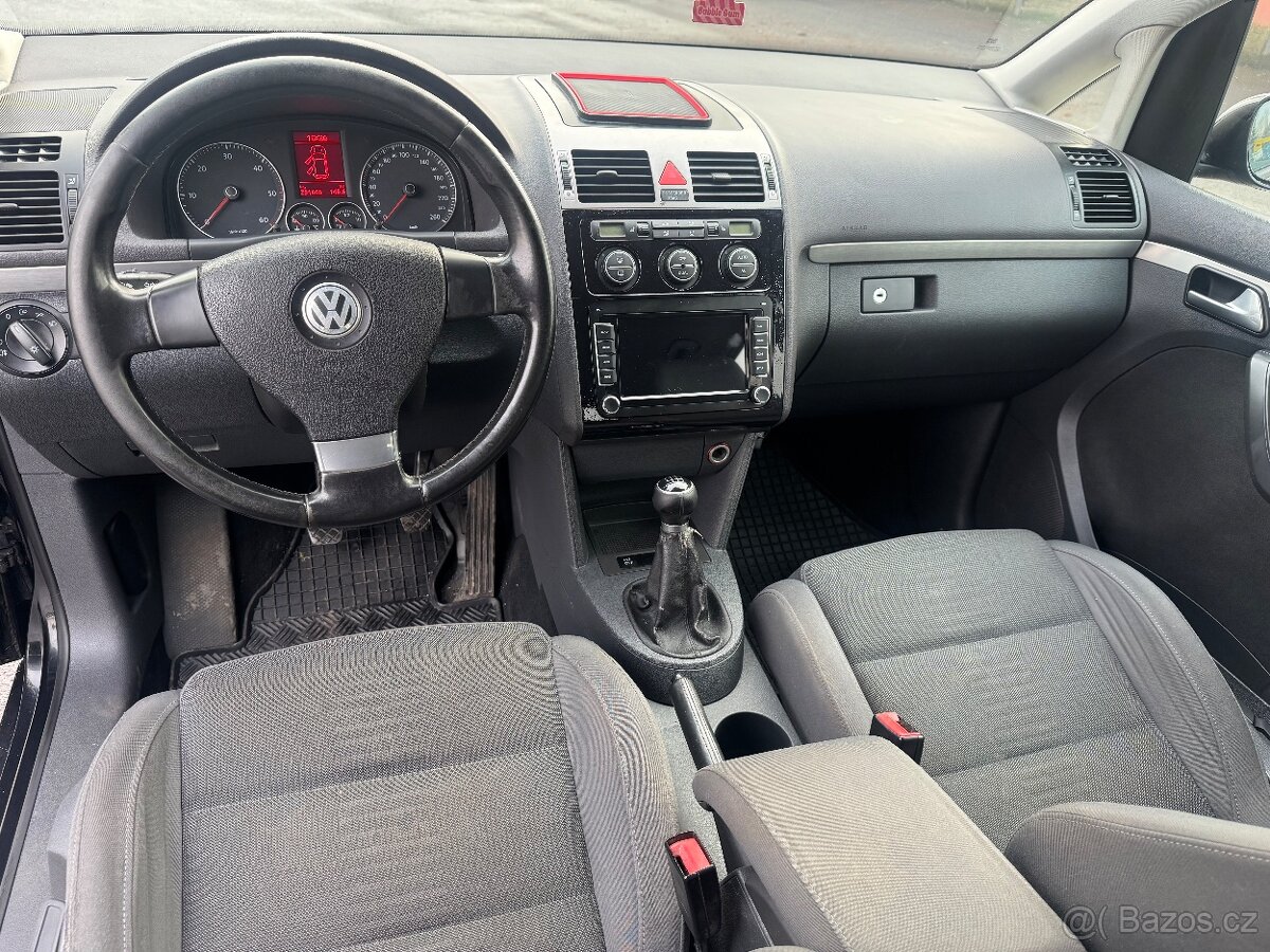 Volkswagen Touran 2.0 TDi FACELIFT MOŽNO NA SPLÁTKY - 11