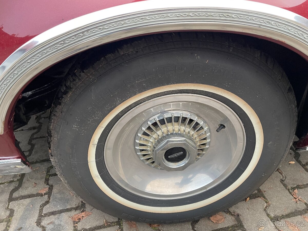 Lincoln Continental Mark IV - 11