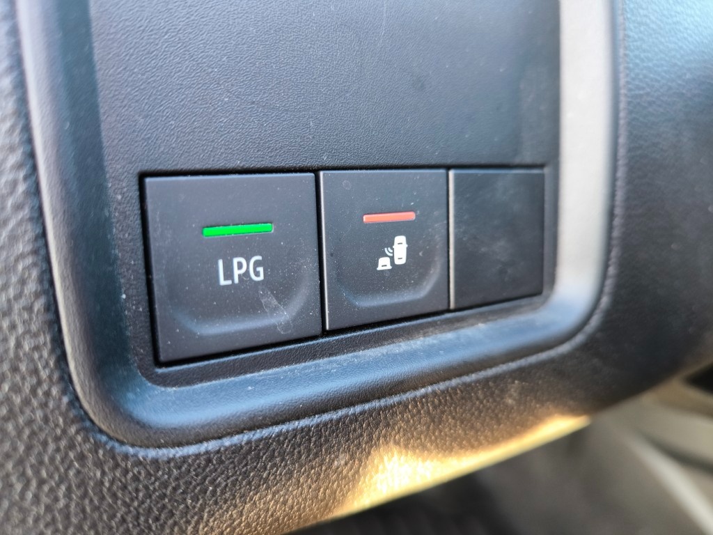 Duster Extreme 10/23, 1,0 TCe LPG, 38 tkm, 1. majitel, tažné - 11