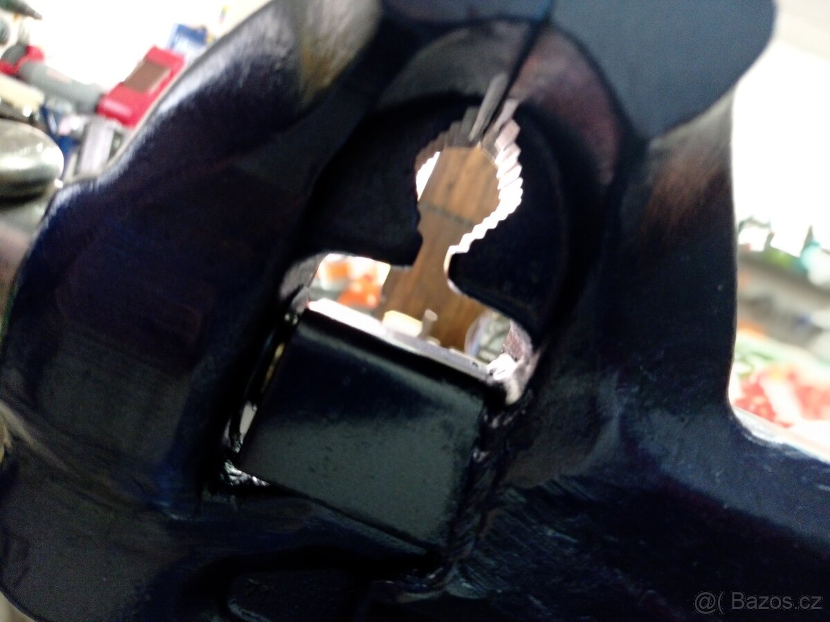 Svěrák Heuer front - 11