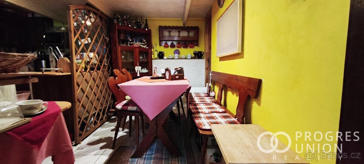 Nabízíme k prodeji krásnou chatu u přehrady Bystřička - 11