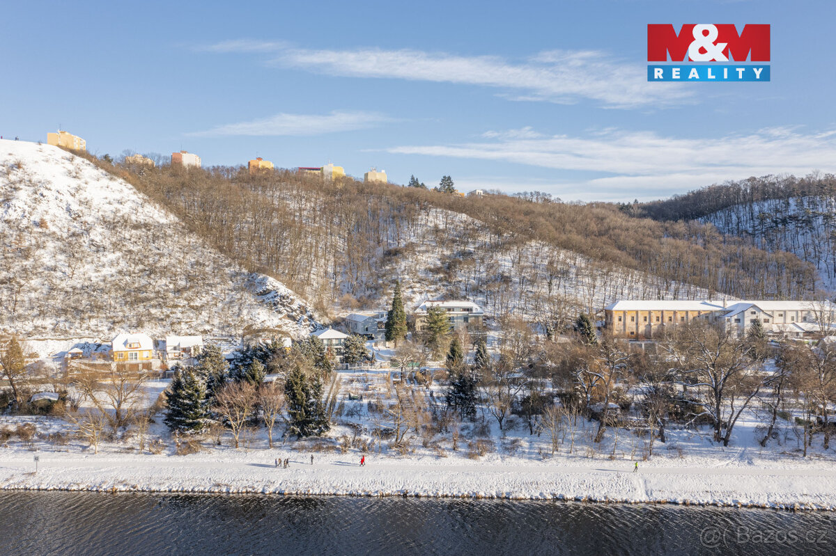 Prodej komerčního pozemku, 1770 m², Praha - 11