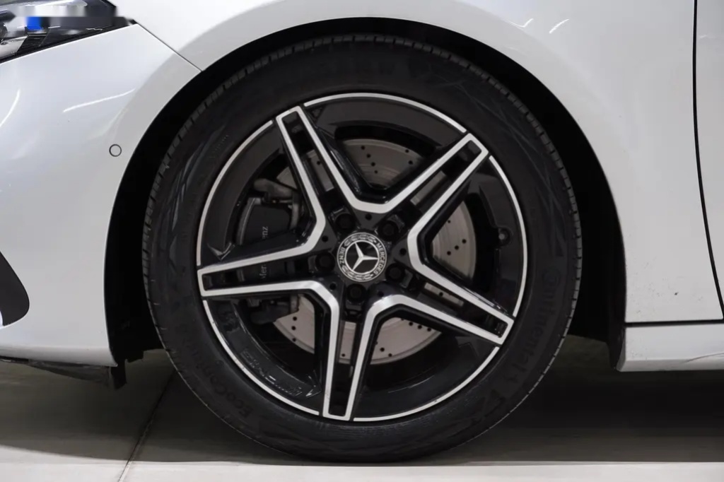 Mercedes-Benz Třídy A, A200D,NIGHT,AMG,ČR,DPH,ZÁRUKA - 11