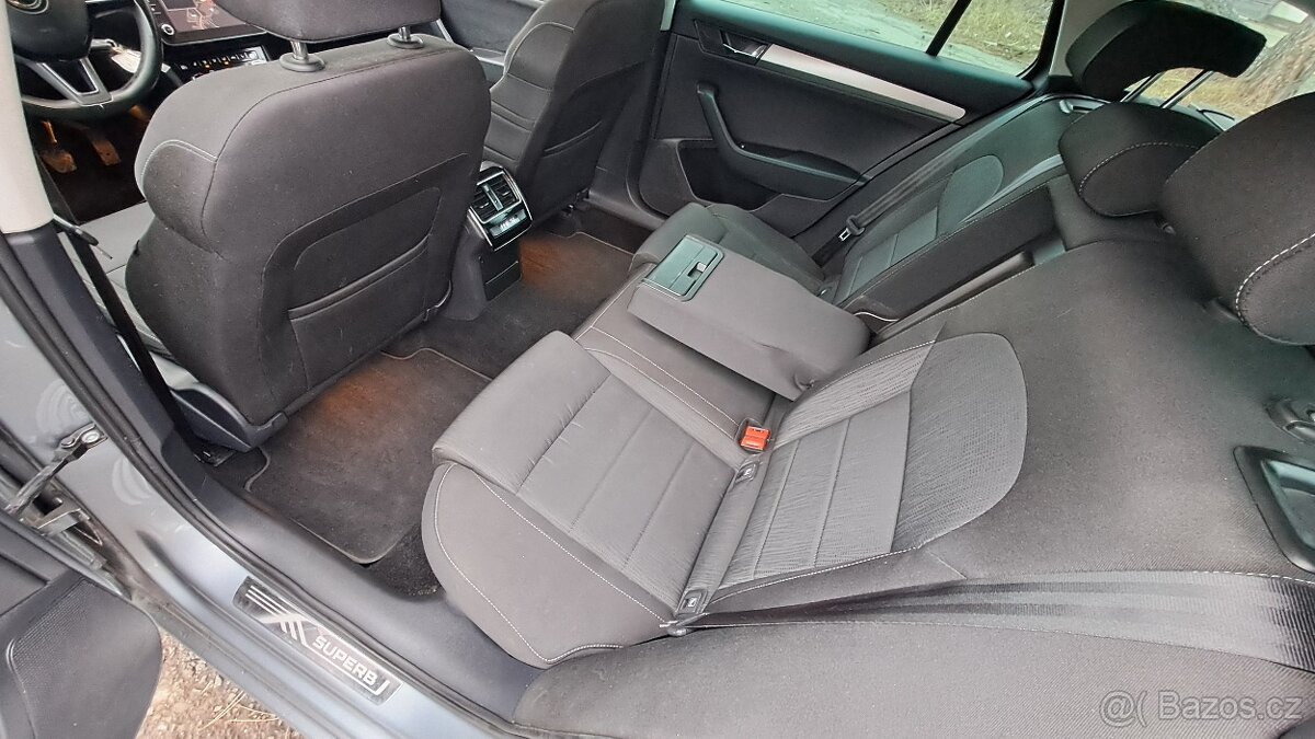 Škoda Superb 1.6 CR TDI Comfort+ NAVI - 11