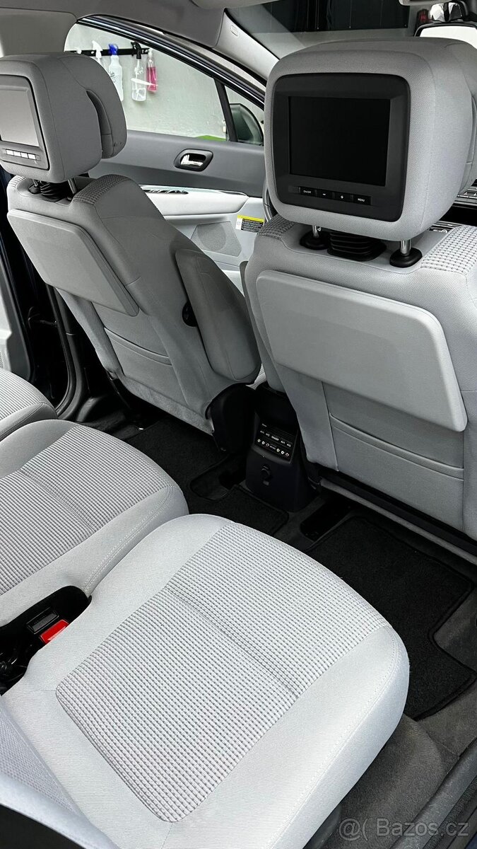 Peugeot 5008 1,6 HDI 82 kW rv. 2011 - 11