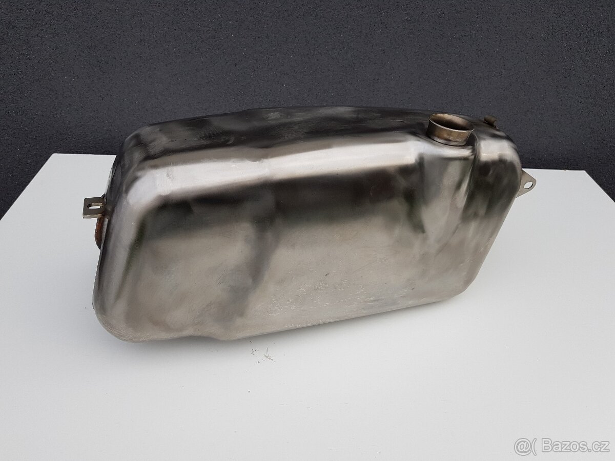 Jawa 50 pionýr, babetta, MUSTANG - NEREZOVÁ nádrž 5,5 - 6l - 11