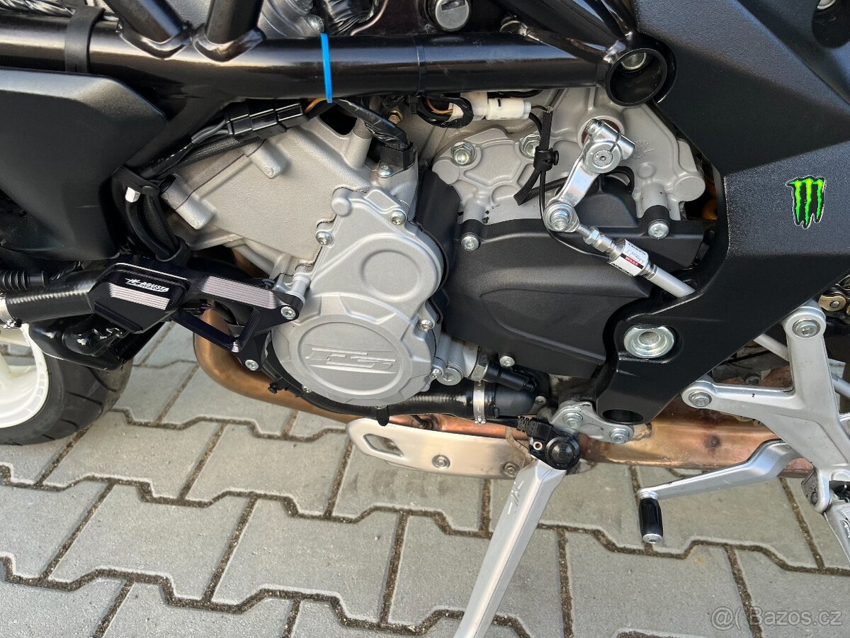 MV Agusta Brutale 800 - 11