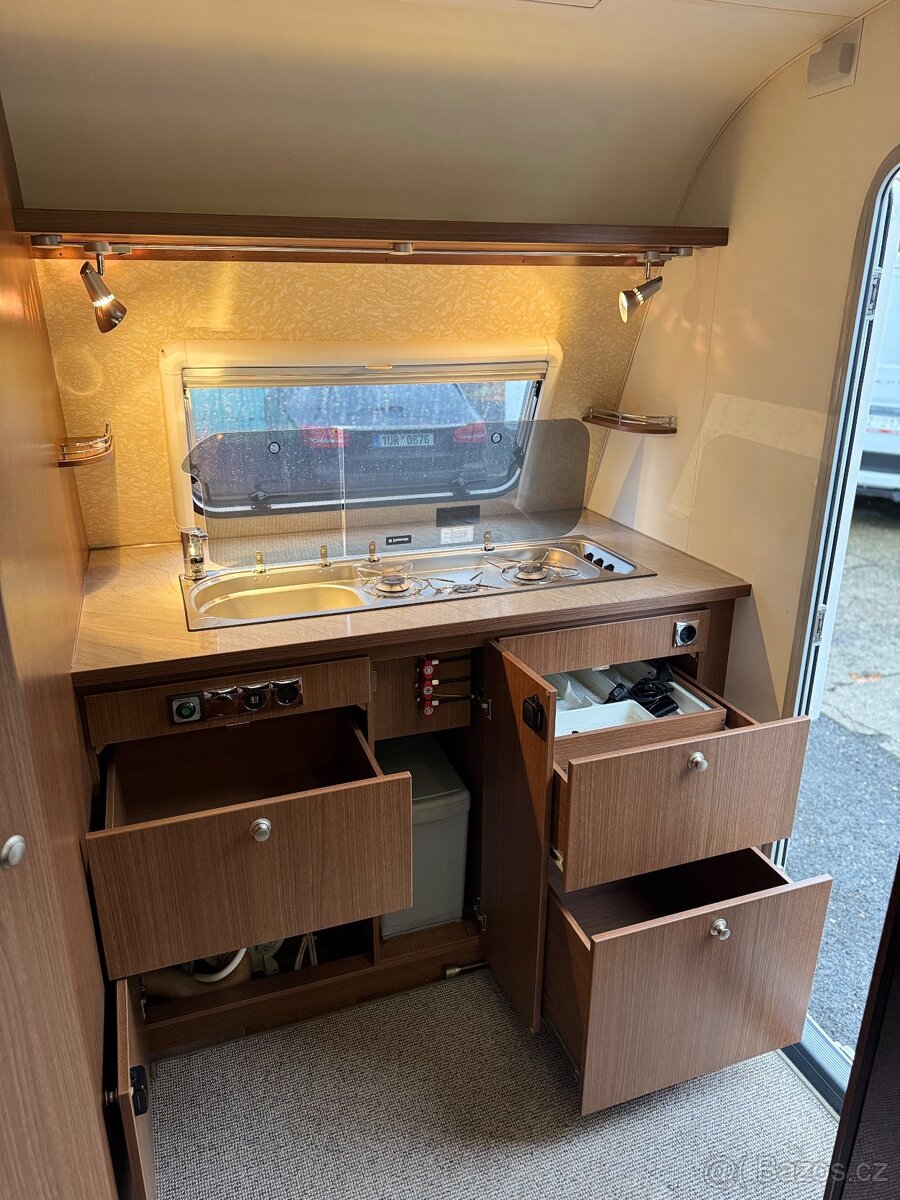 Bürstner Averso Plus 410 ~ Sklopná postel - 11