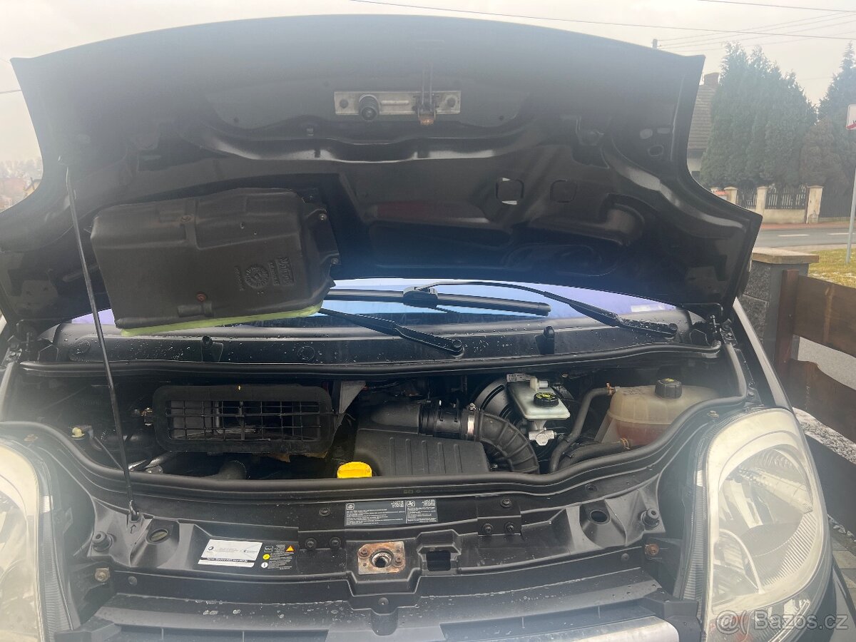 Vivaro 2.5dci 150 ps - 11