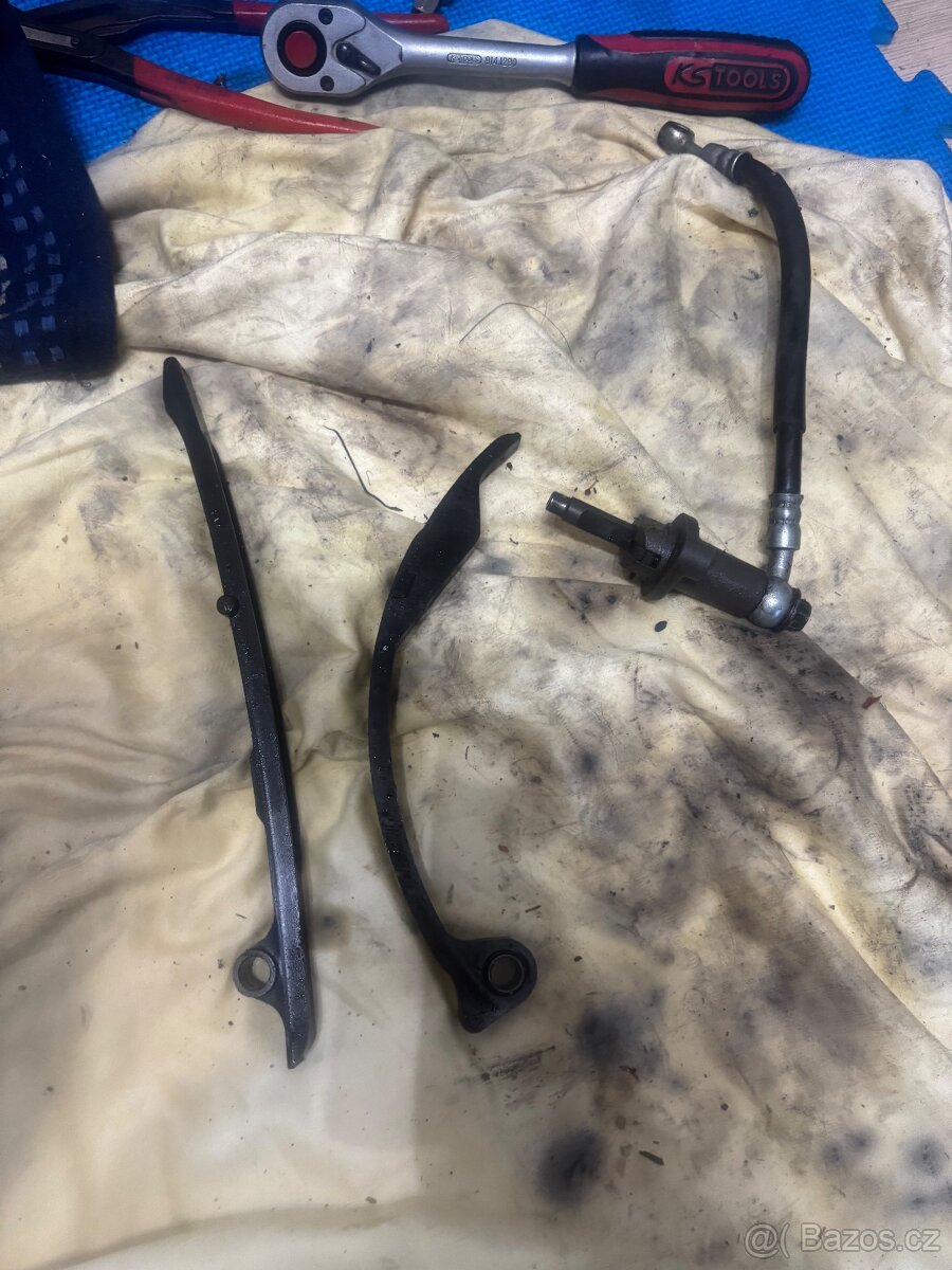 Klikova hridel ojnice prevodovka spojka Suzuki Gsxr750 00-03 - 11