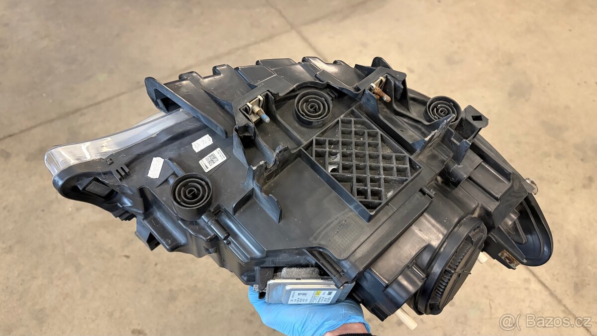 Adaptive xenon světlo levé BMW F22 / F23 / F87 - 11