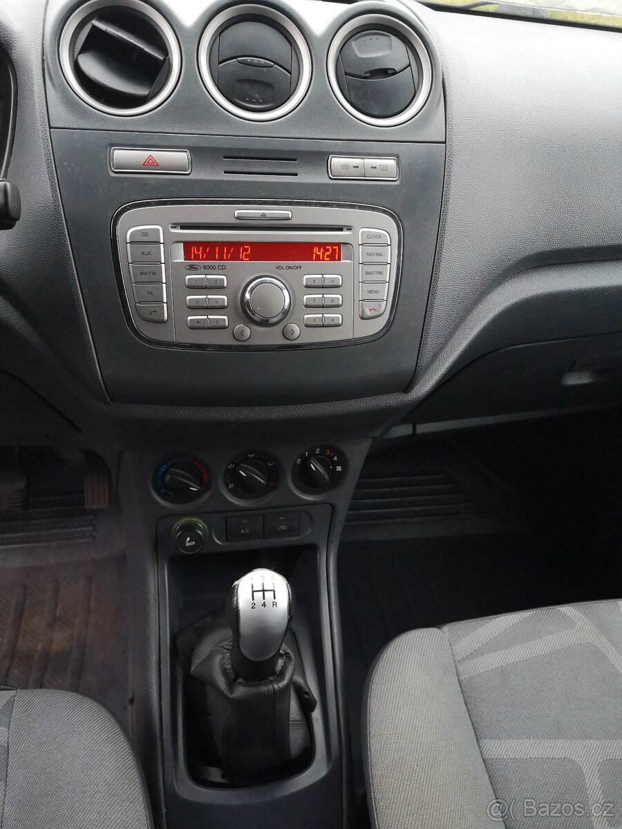 FORD TRANSIT CONNECT 2011 HEZKÝ STAV - 11