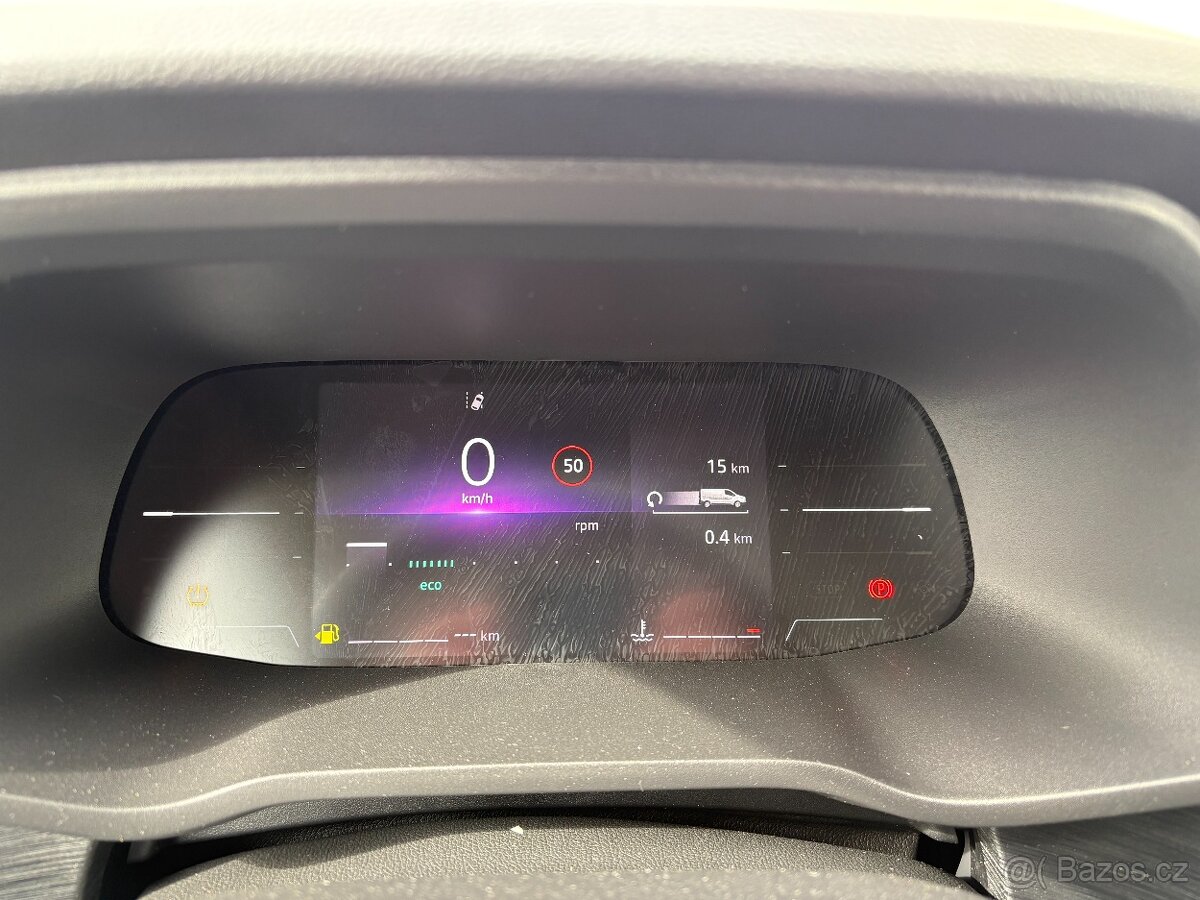 Renault Trafic 2.0dCi do 2,49t, Spaní, Topení - 11