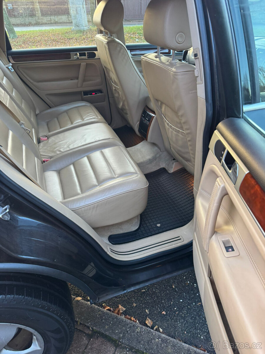 Volkswagen Touareg 2.5 TDI – 1. majitel, perfektní stav - 11