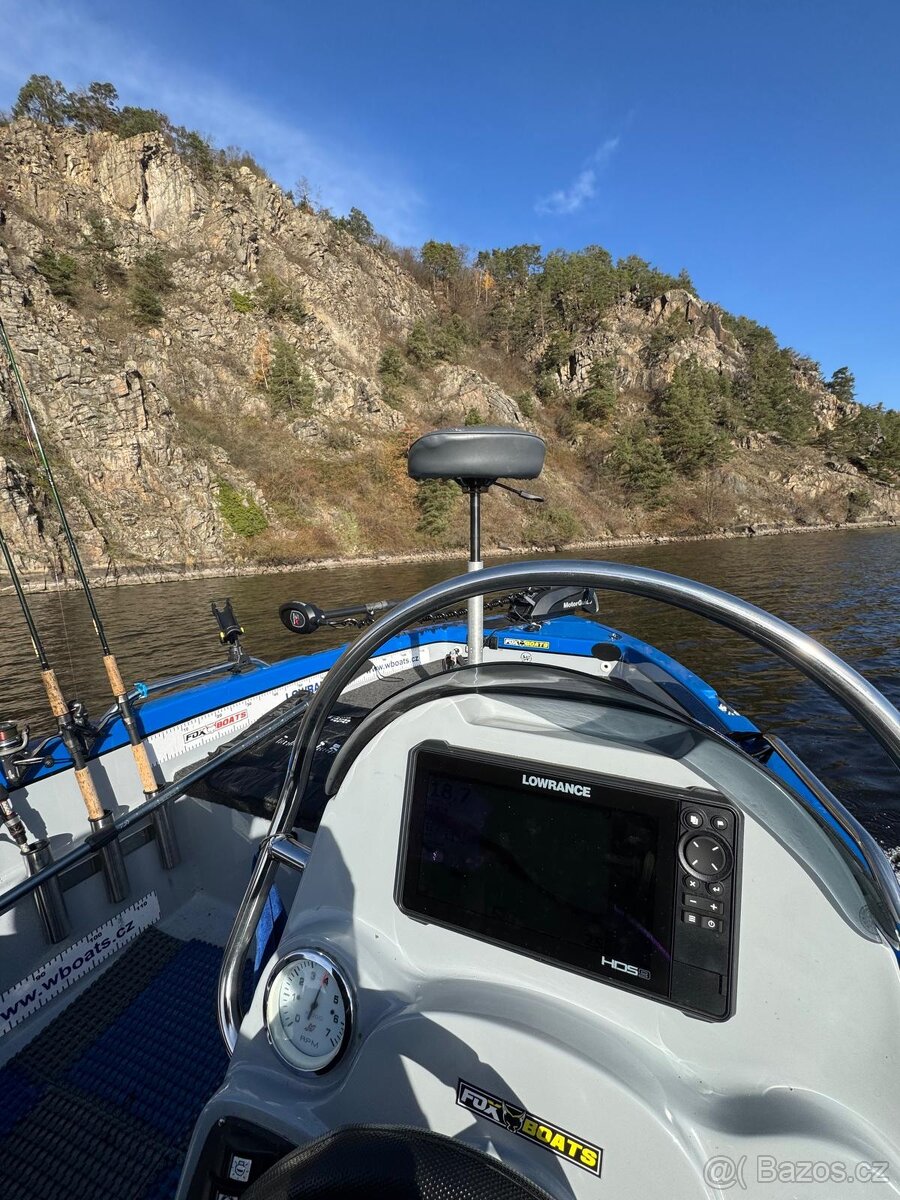 Použitá rybářská loď RiverFox 470 + motor + vlek - 11