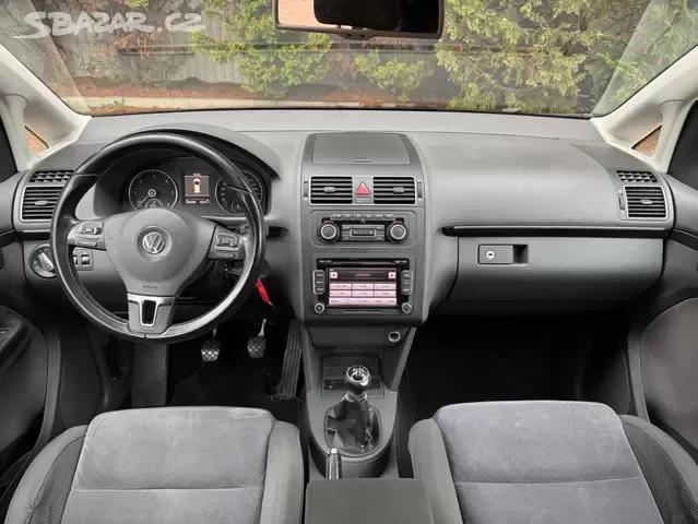 VW Touran 2.0 TDI 103kW,Highline,7.Míst,1.Majitel,Webasto. - 11