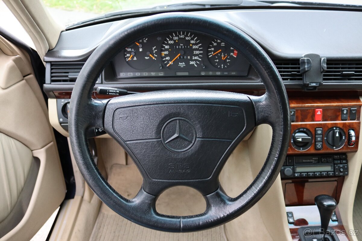 MERCEDES-BENZ 124 E420 205kW - 11