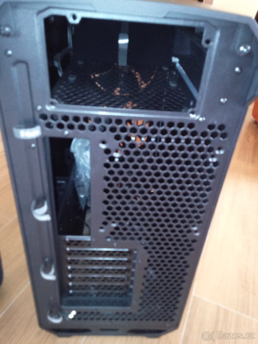 Fractal Design Torrent Black Solid/Big Tower/Černá - 11