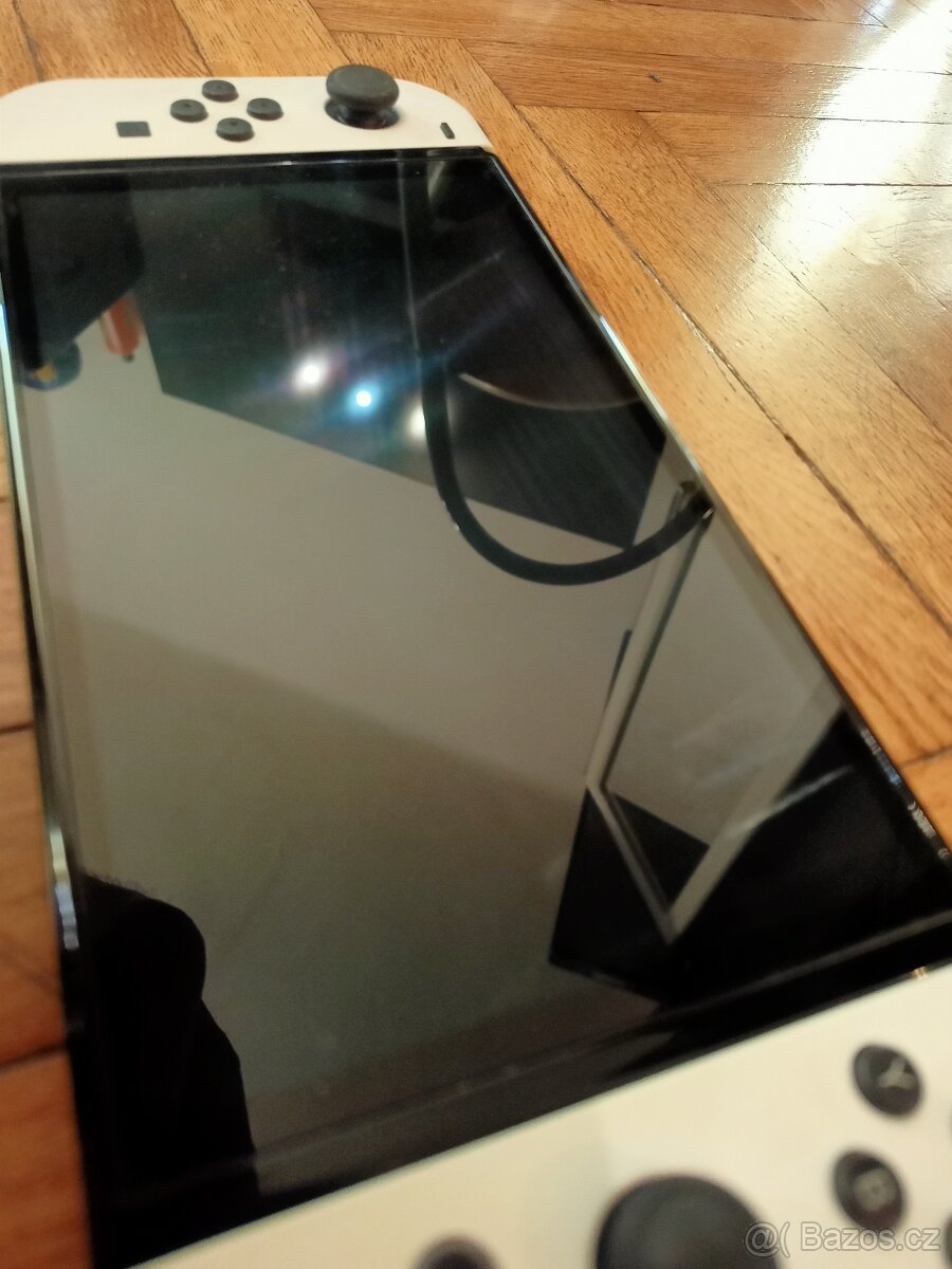 Nintendo Switch OLED - 11