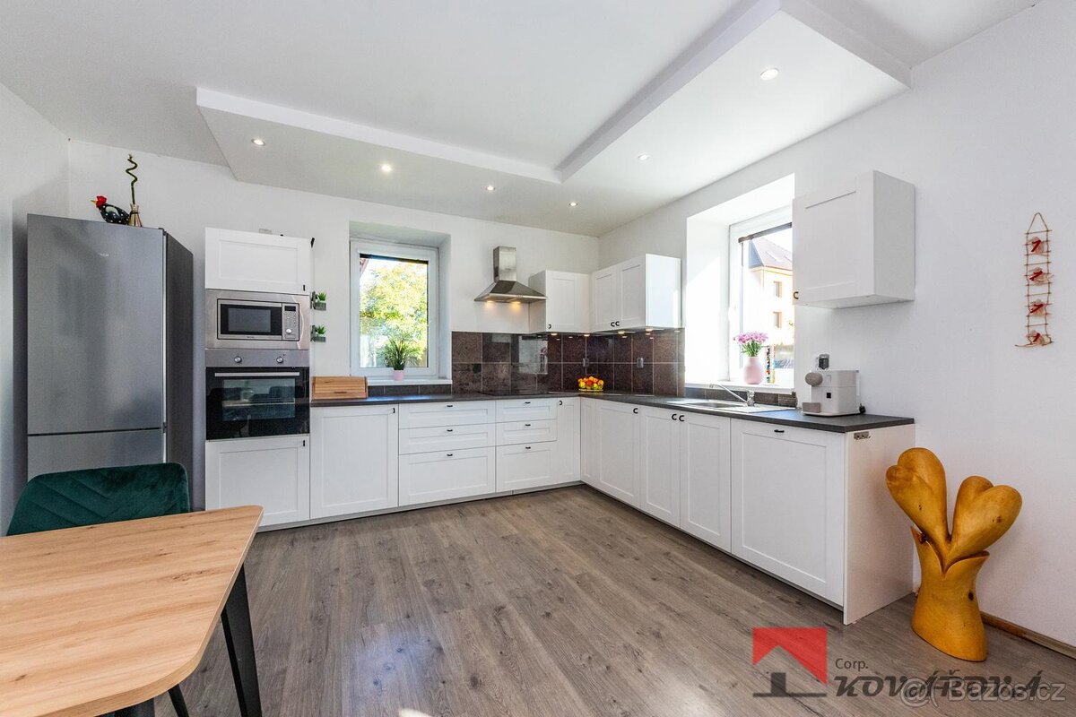 Prodej moderně řešené prvorepublikové vily 4+1, v obci Ledči - 11