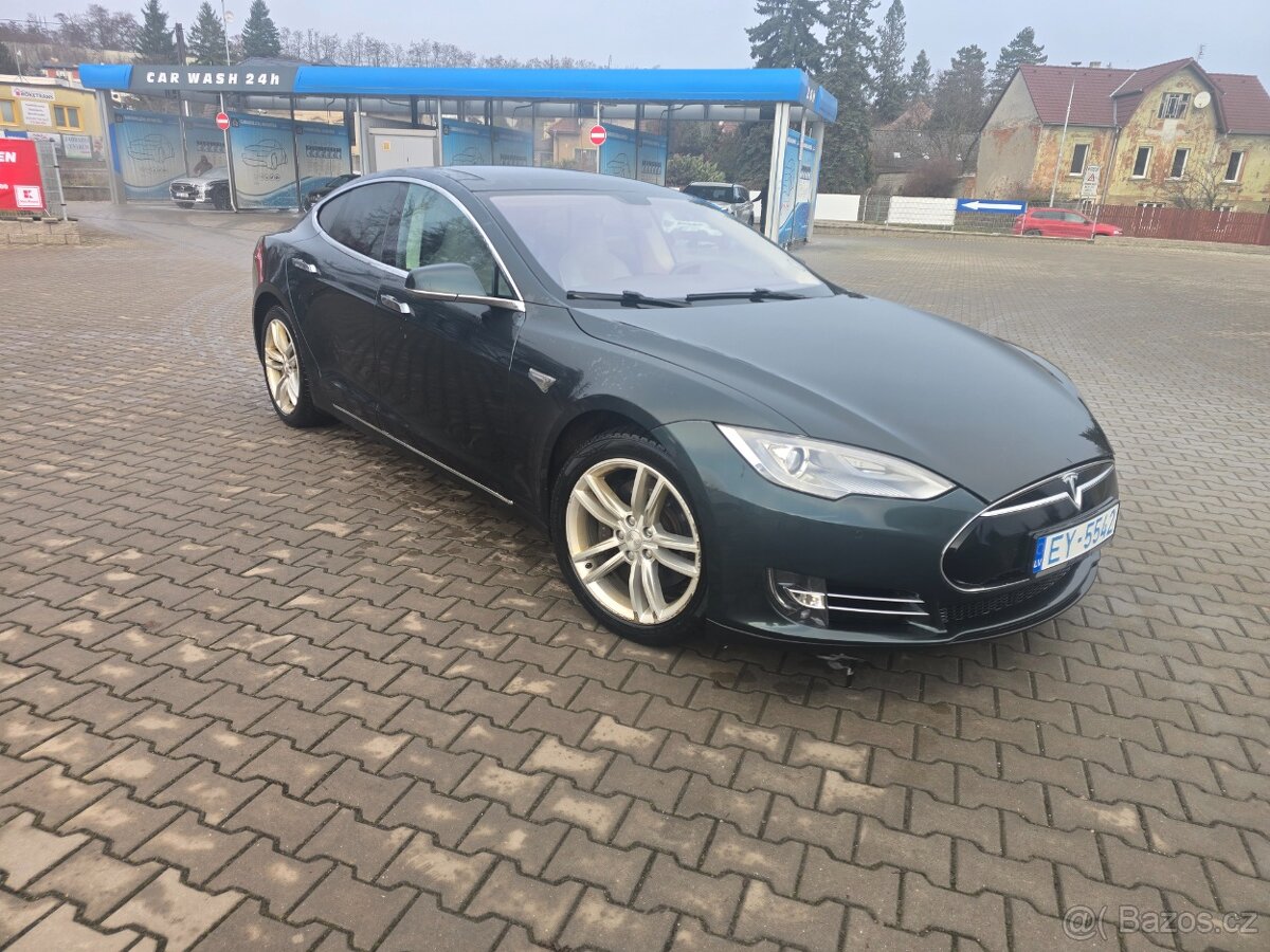 Tesla Model S85 Free Supercharger - 11