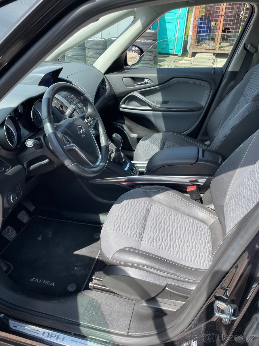 Opel Zafira - 11