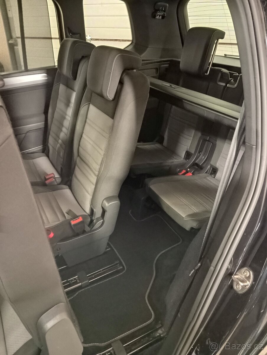 VW Touran R-Line, DSG, Virtual, 7 místo - 11