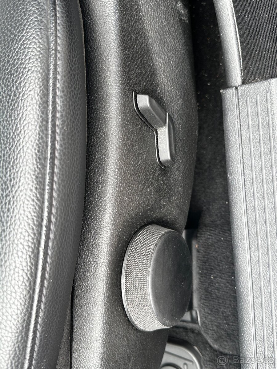 Mercedes-Benz C220 CDi, r.2012, automat, klima - 11