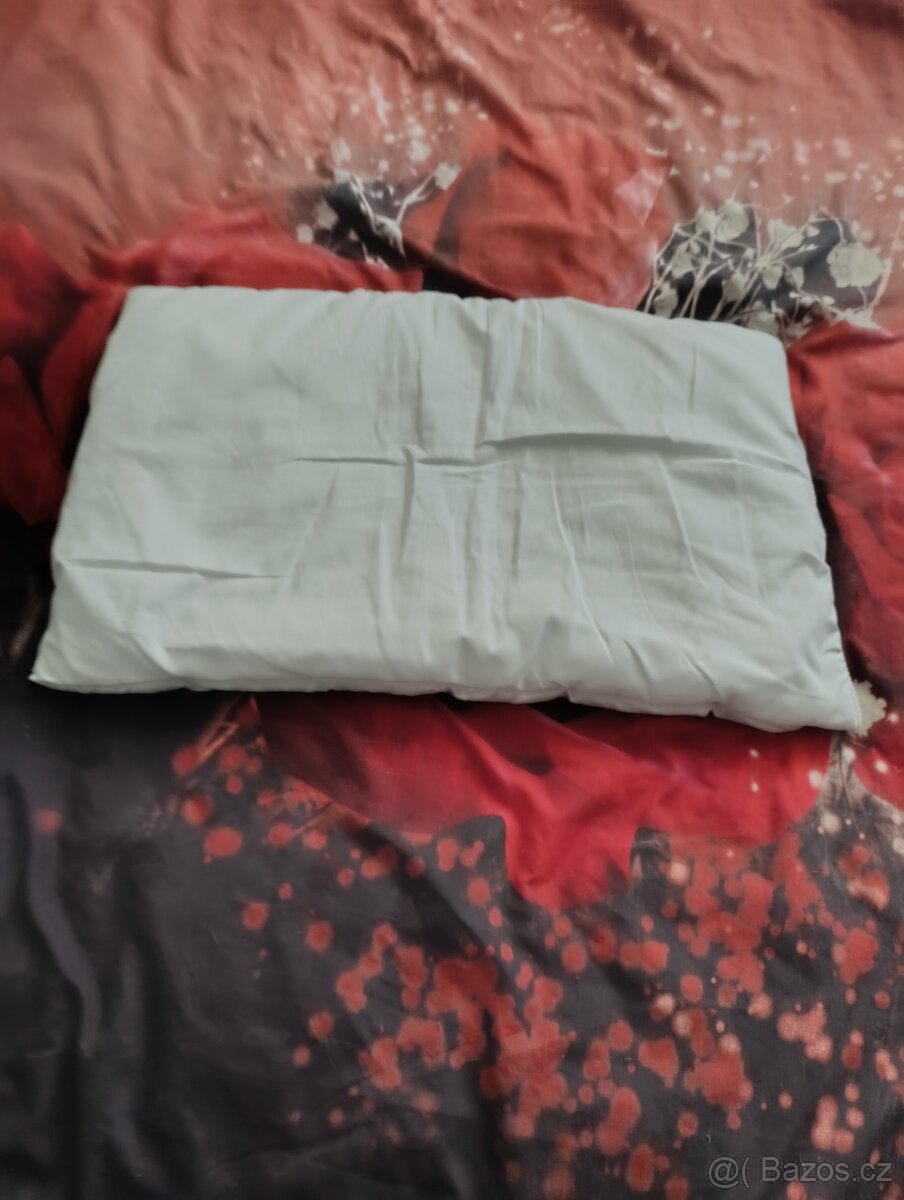 Dětská postýlka s vybavením - 11