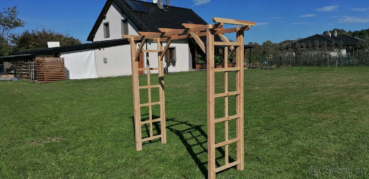 Zahradní pergola rovná s mříží z Modřínu - 11