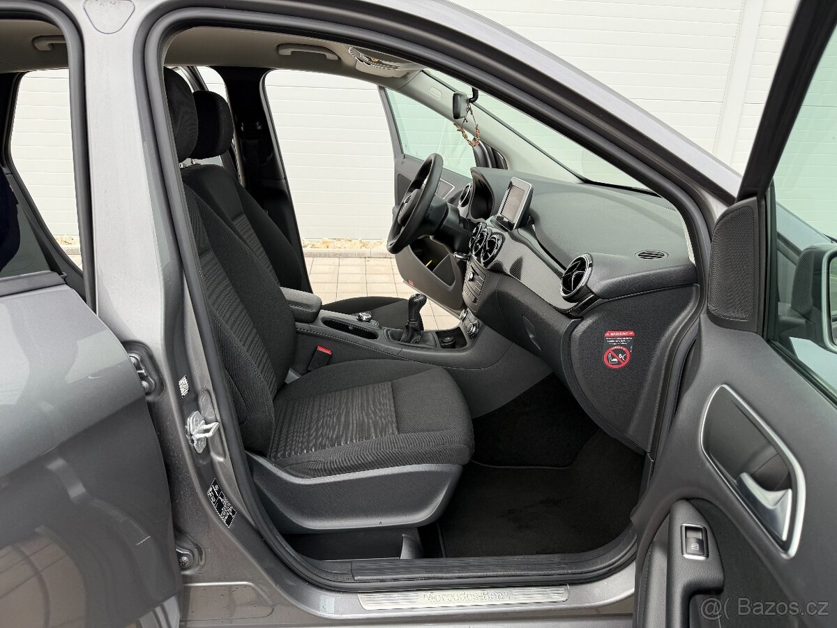 Mercedes-Benz B180, 148.563 km, 1.6 benzín 90 kW, rok 2015 - 11