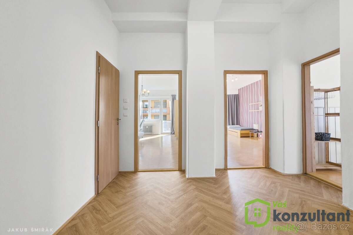 Pronájem prostorného bytu 4+1, 106 m² – Brno, náměstí 28. ří - 11