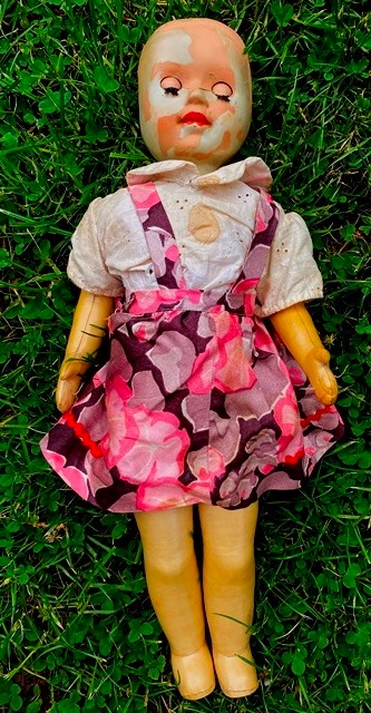 staré hračky bábika, domiešavač, ČZ prasa, buldozér... - 11