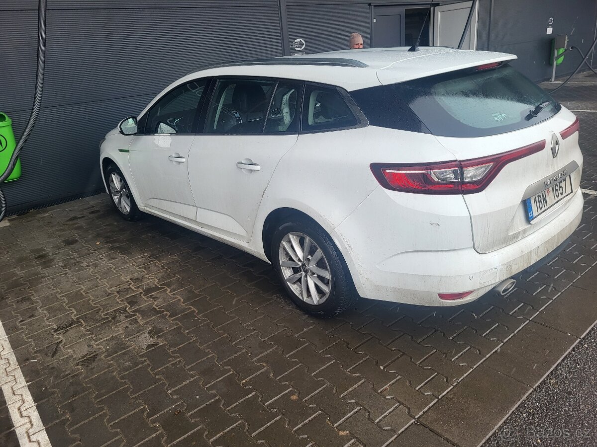 Renault megane IV grandtour - 11