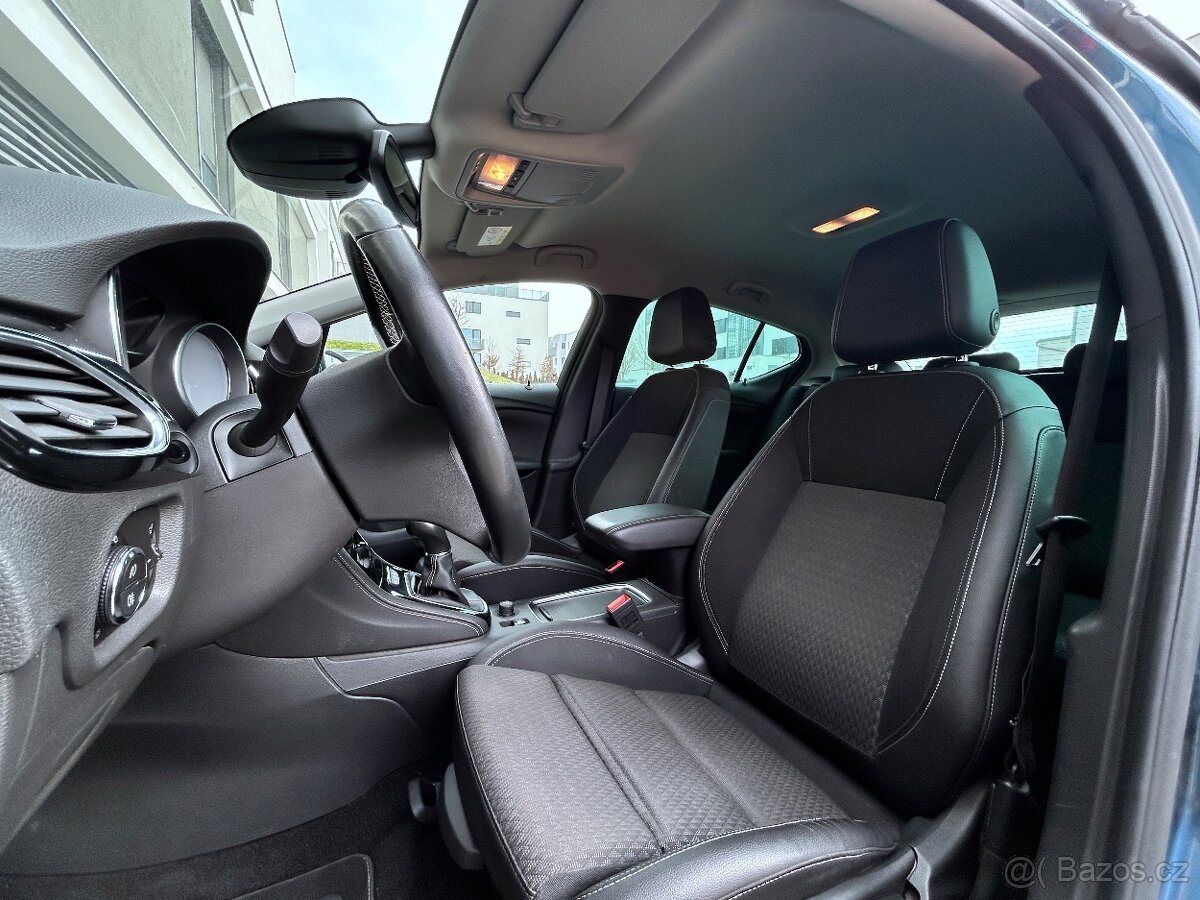 Opel Astra K hatchback, 2016, najeto 124.891 km, modrá - 11