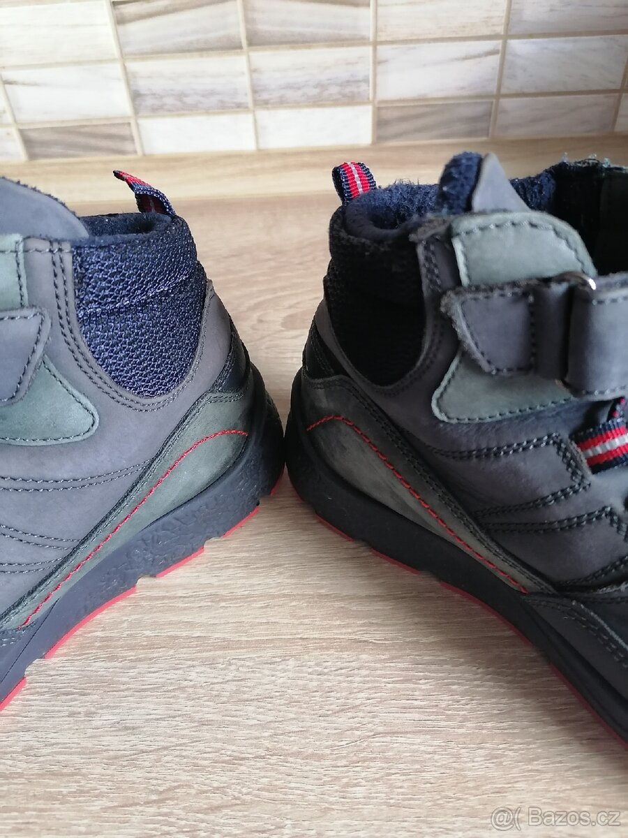 Kotníkové boty CCC - 11