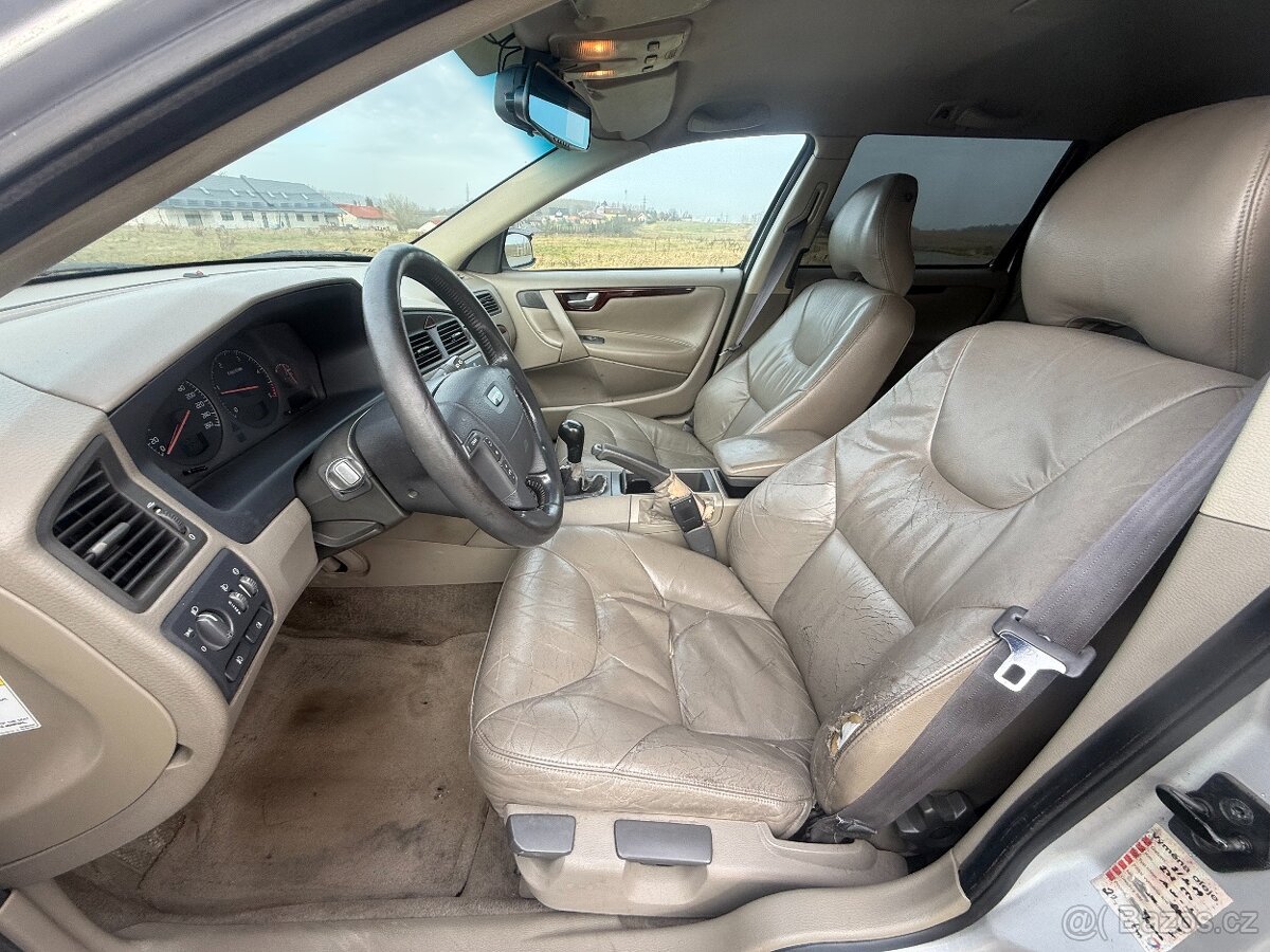 Volvo V70 2,5 Kombi STK 08/2027 - 11