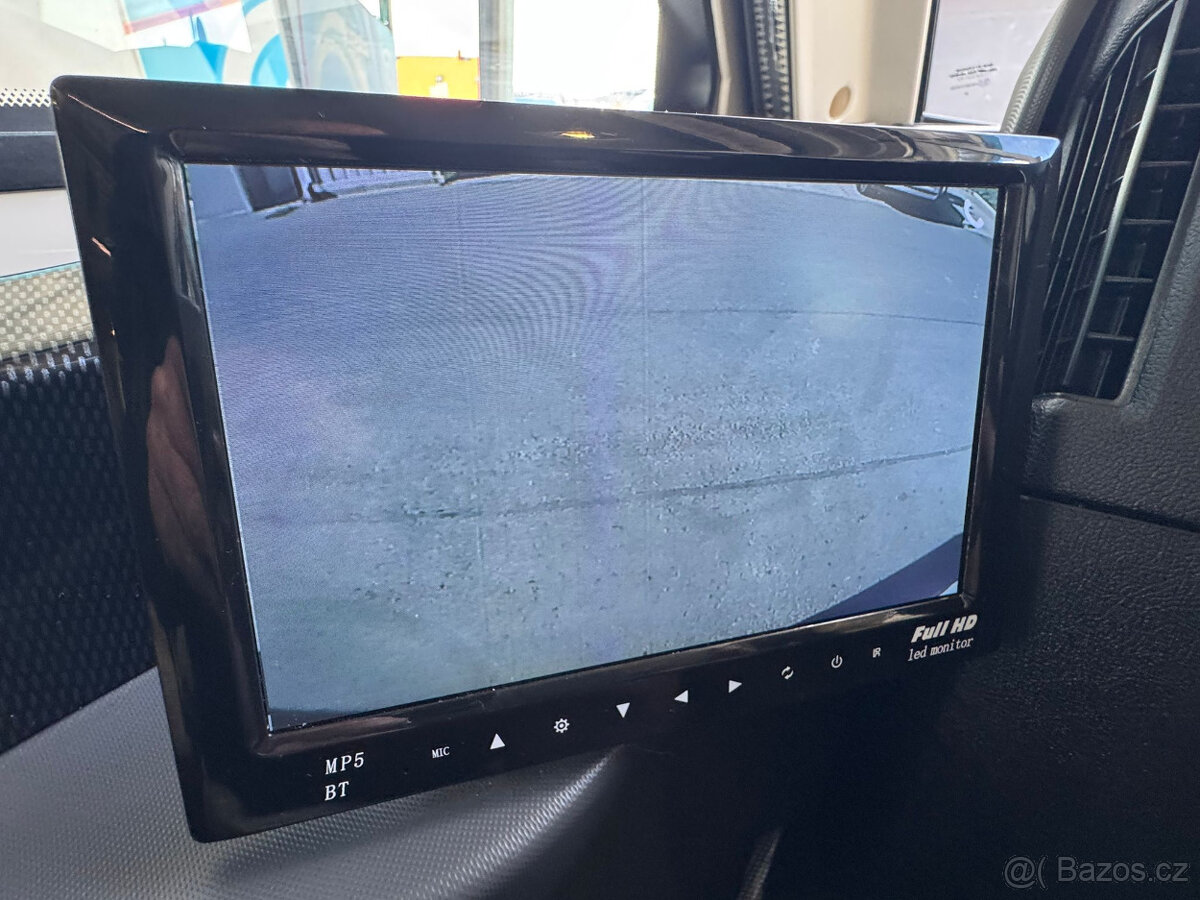 McLouis Nevis, 2014 - celointegrovaný obytný vůz - 11