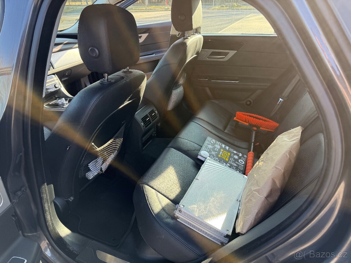 Jaguar XF, 2.0L Diesel - 11