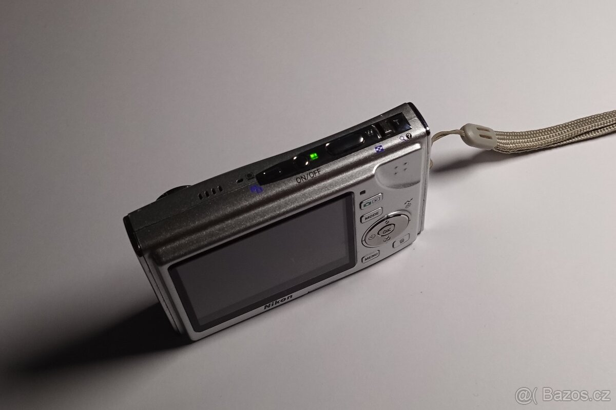 Nikon Coolpix S9 - 11