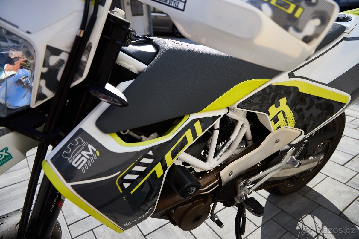 Husqvarna 701 Supermoto 2018 - 11