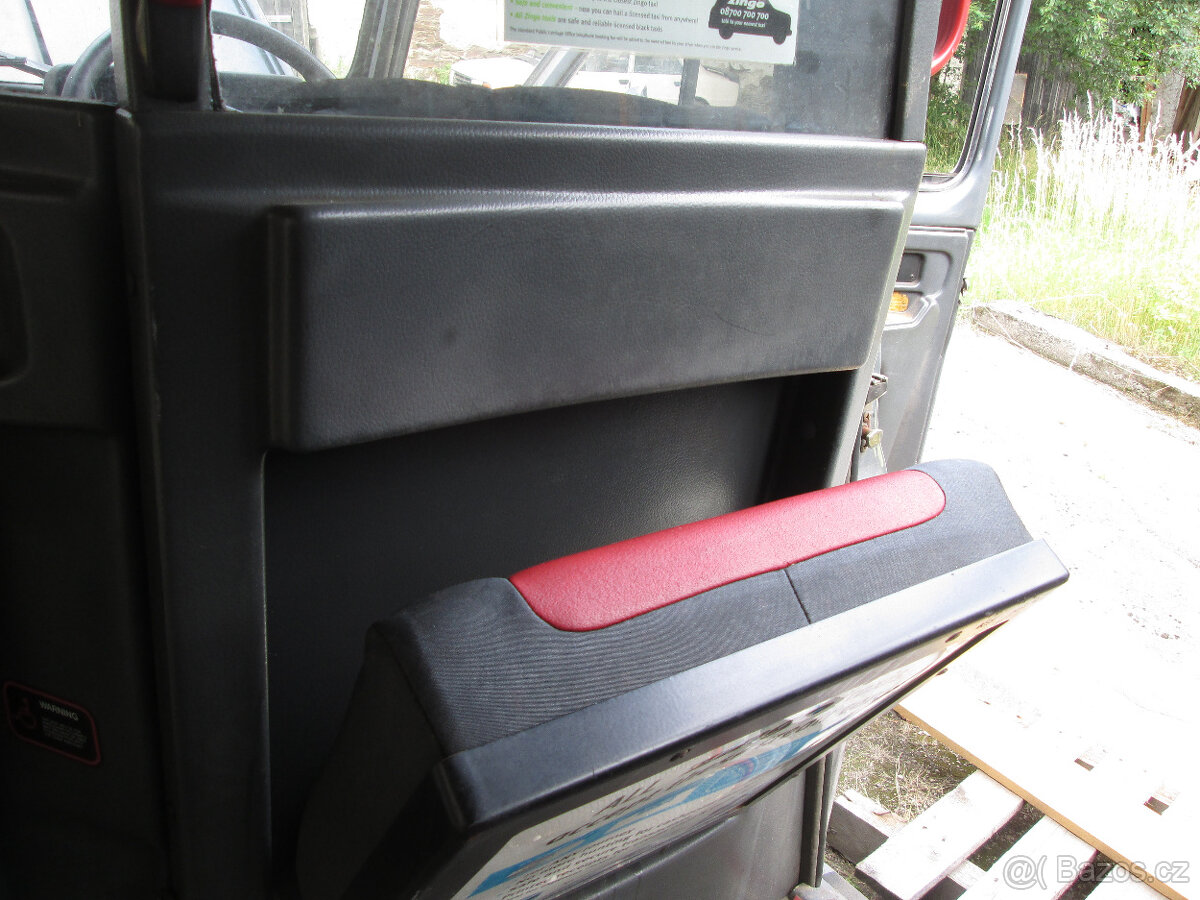 Austin FX4 Taxi - 11