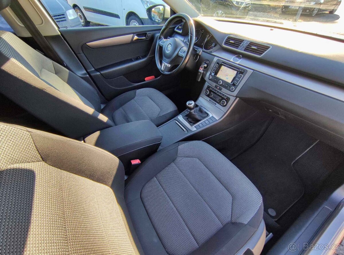 VW PASSAT 2.0 TDi 103KW,VARIANT,10x AIRBAG,NAVI,ZÁVĚS,PDC. - 11
