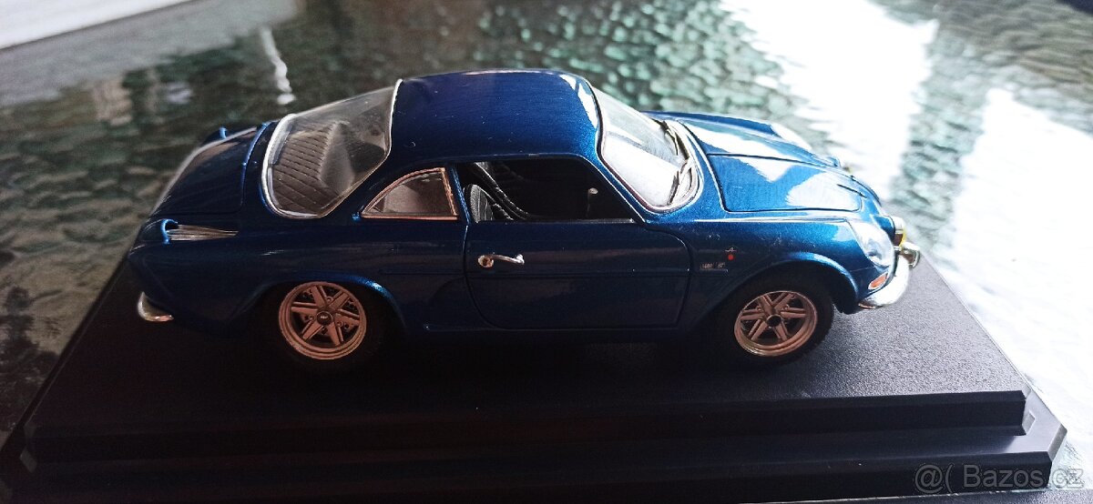 Sberatelske modely aut. - 11