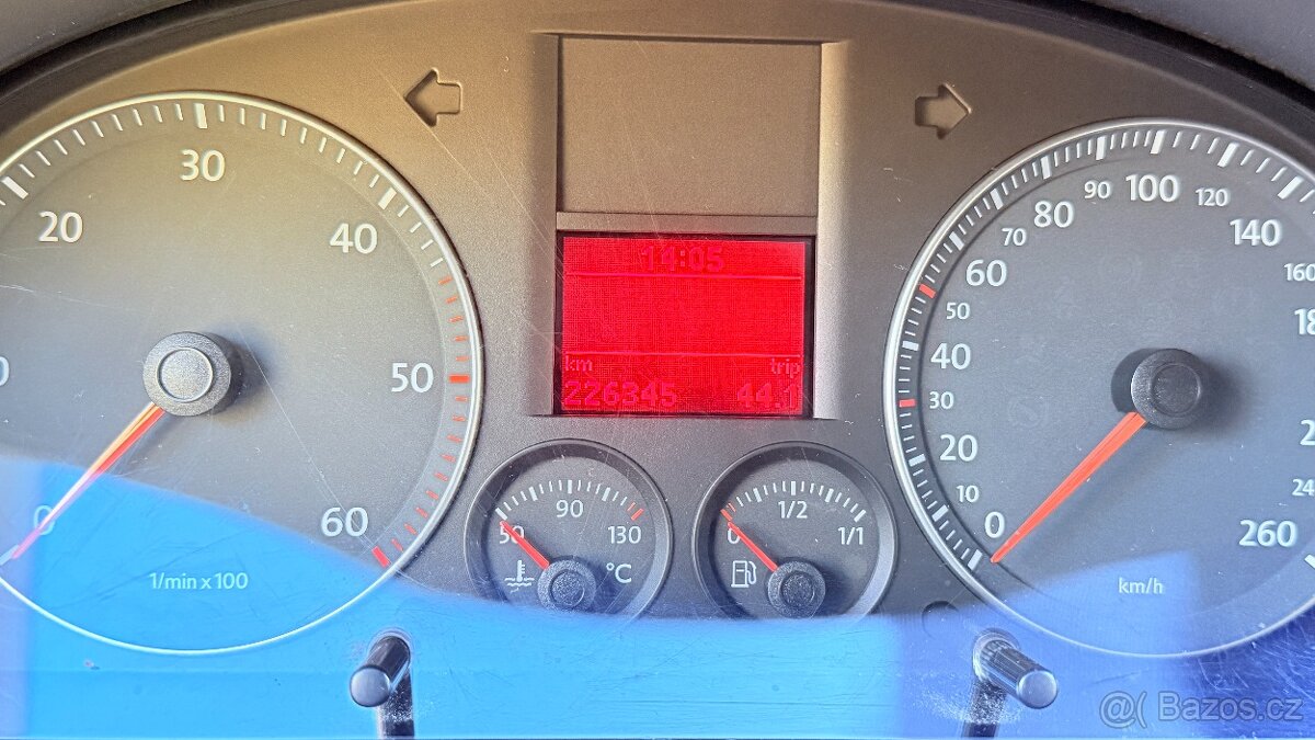 VW Caddy MAXI Life 2.0 tdi 7 míst - 11