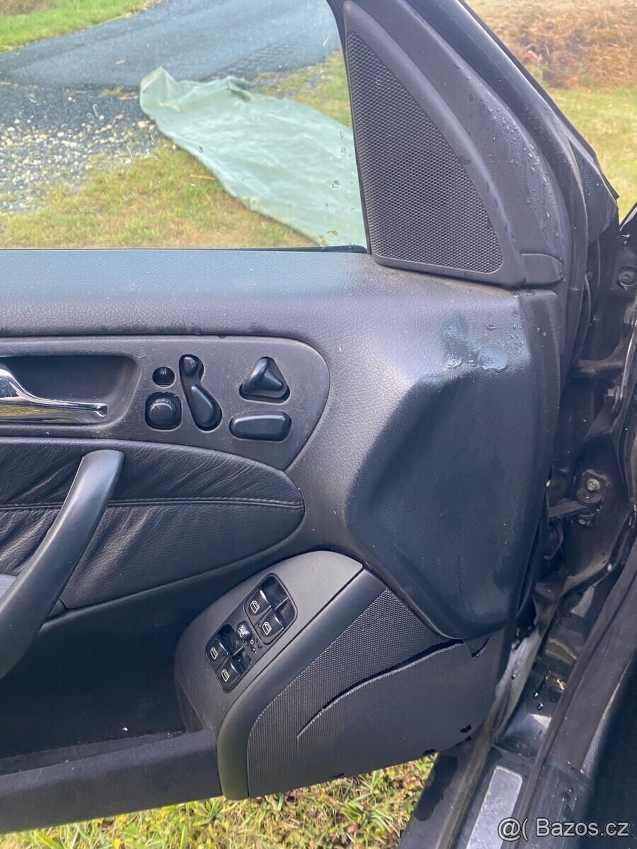 Mercedes Benz C w203 kombi díly - 11