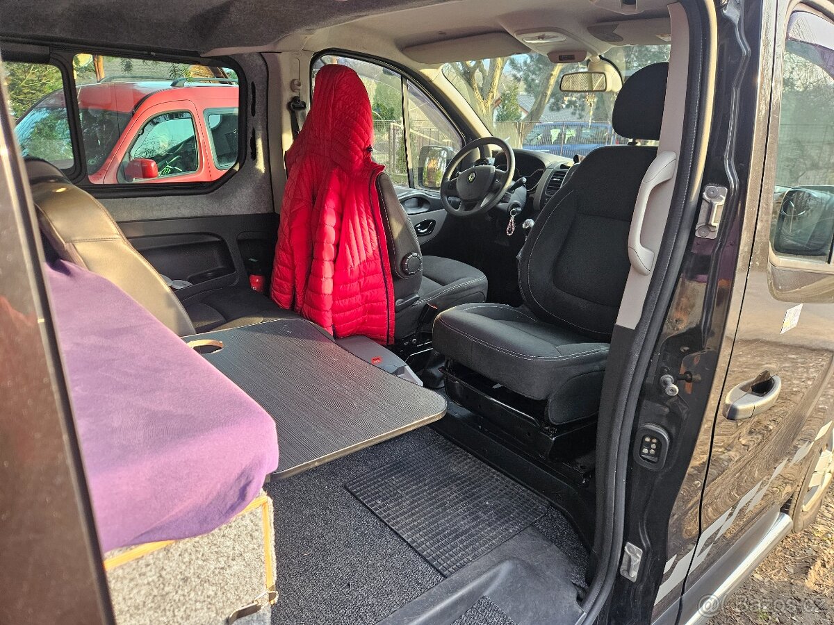 RENAULT TRAFIC CAMPER - 11