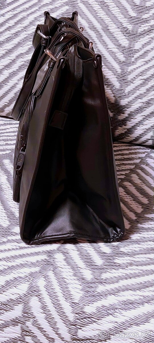 NOVÁ VĚTŠÍ ČERNÁ KABELKA DO RUKY I PŘES RAMENO - 11